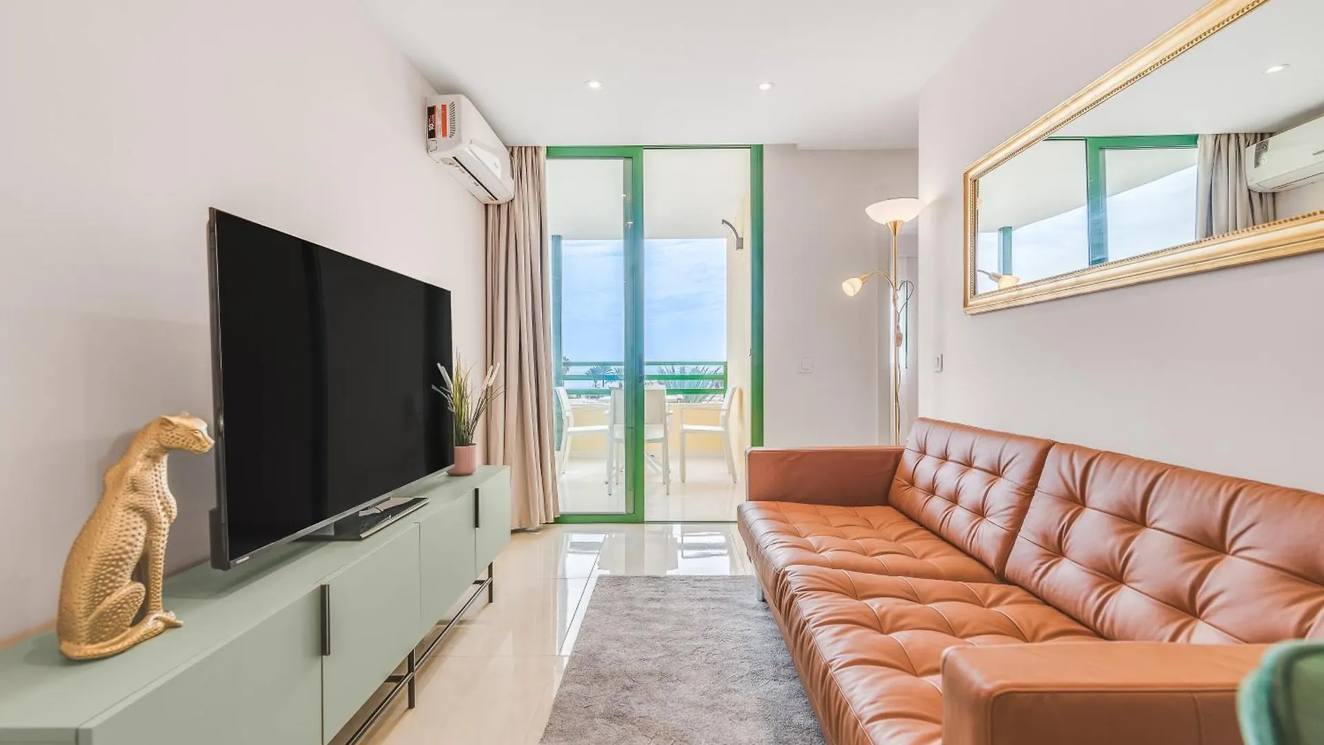 Las Olas Sea View location
